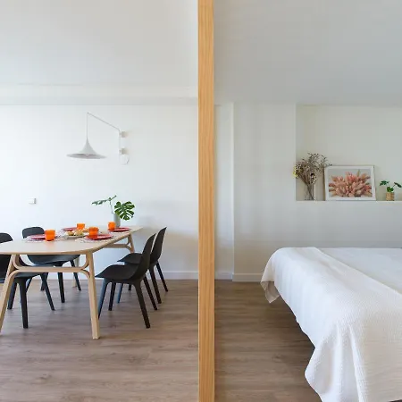 Living Canteras Homes - Stylish Beachfront Апартаменты *